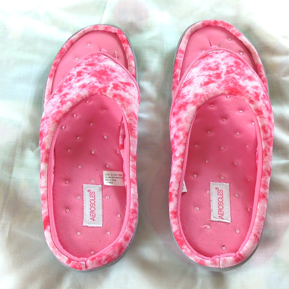 Aerosole slippers, soft cushions